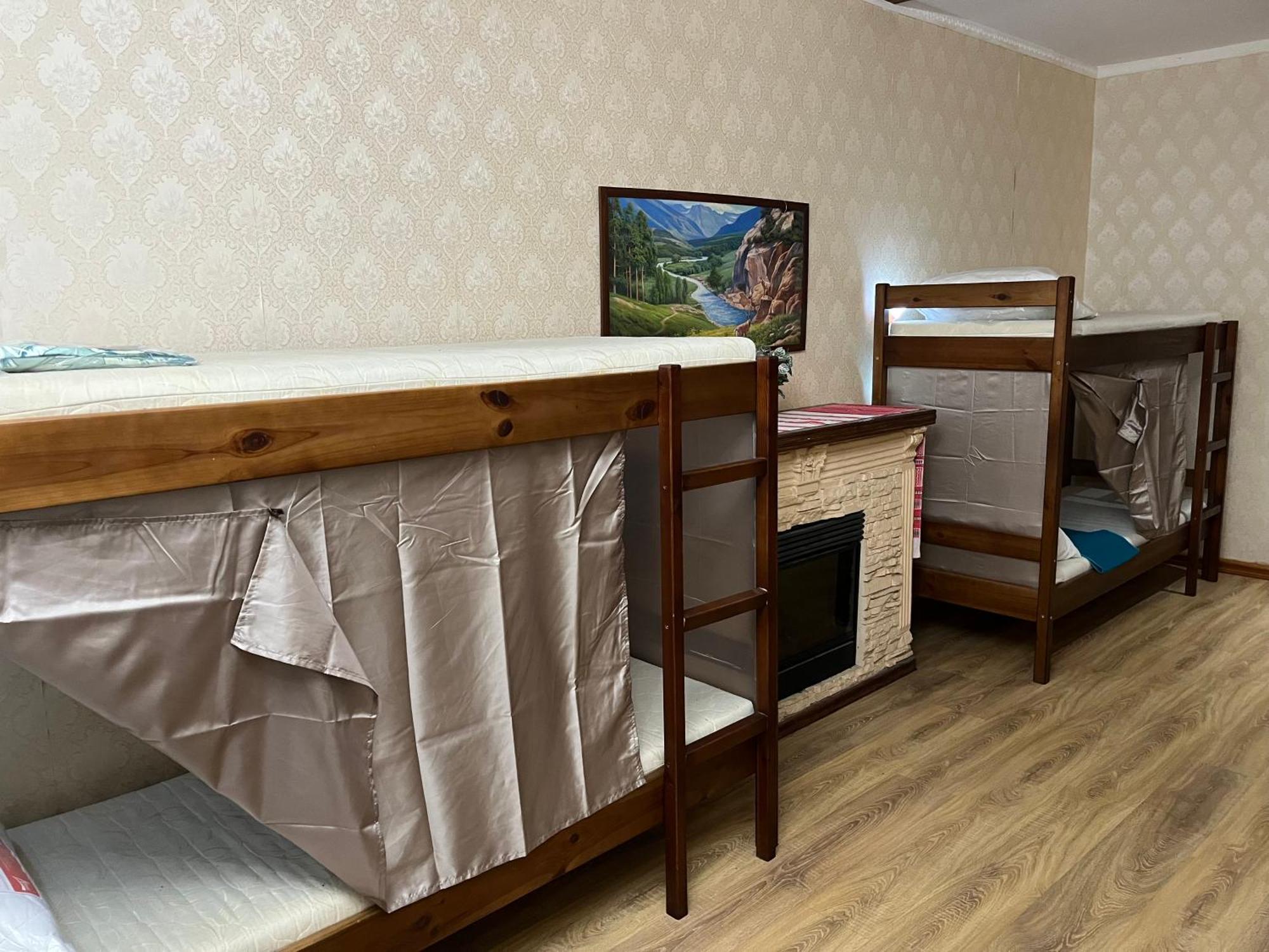 Ararat-Osokorki Hostel Kiev Esterno foto