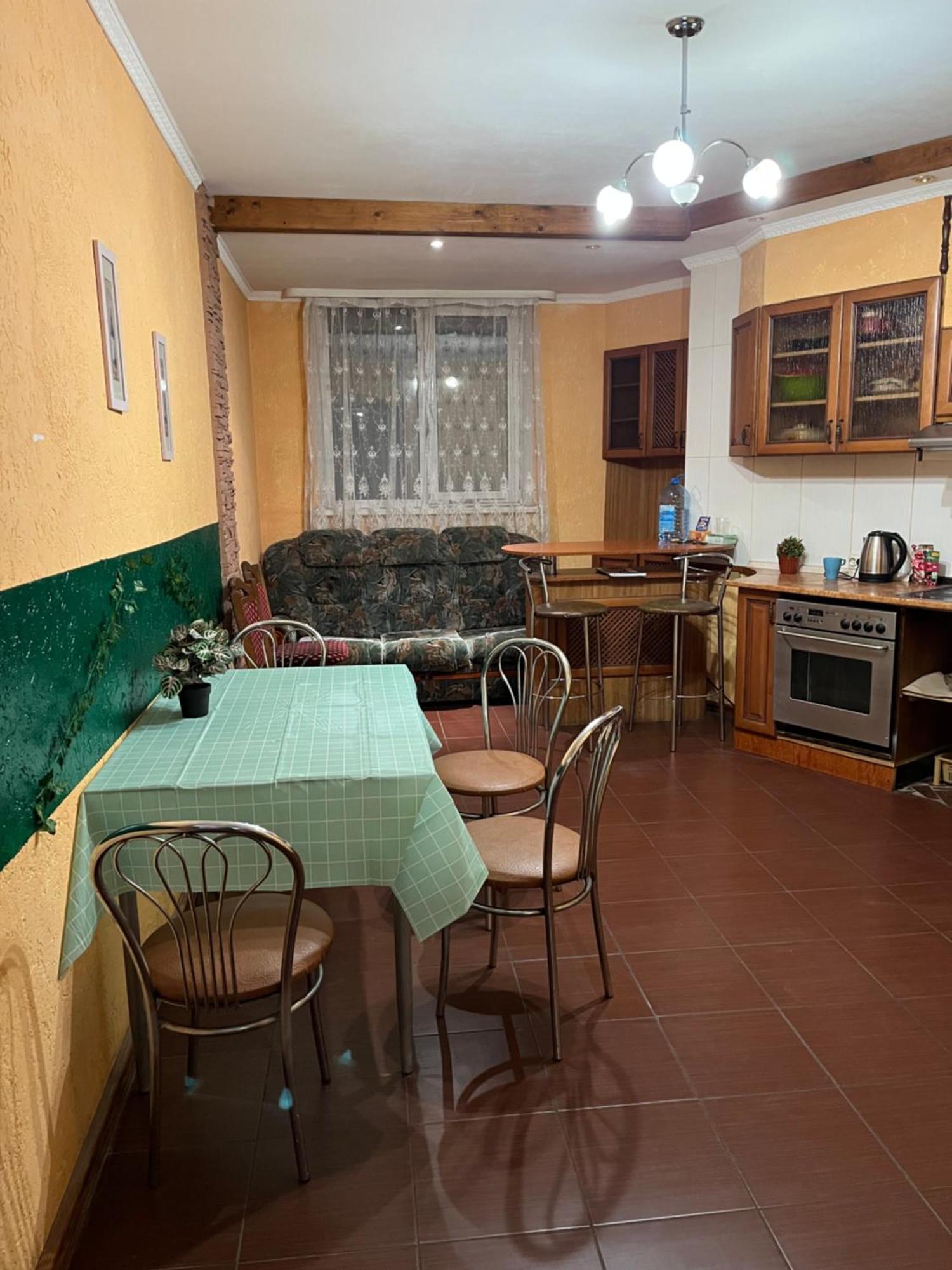 Ararat-Osokorki Hostel Kiev Esterno foto